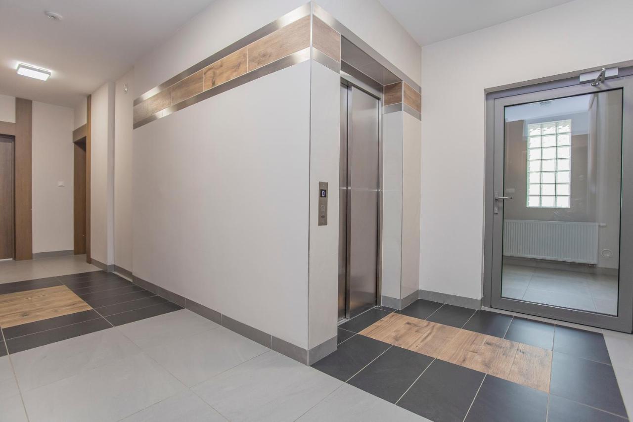 Urban Jungle - Sara Apartment Білосток Екстер'єр фото