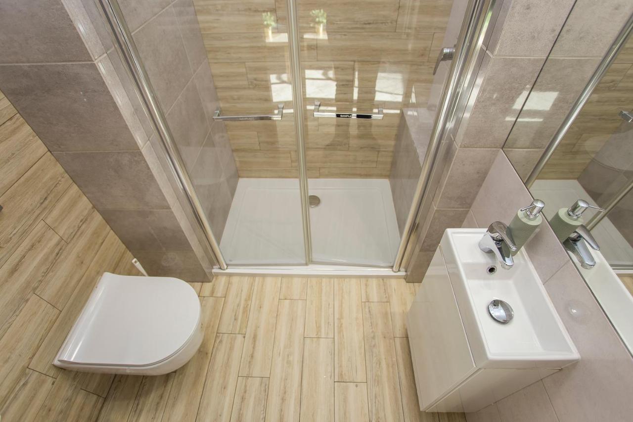 Urban Jungle - Sara Apartment Білосток Екстер'єр фото